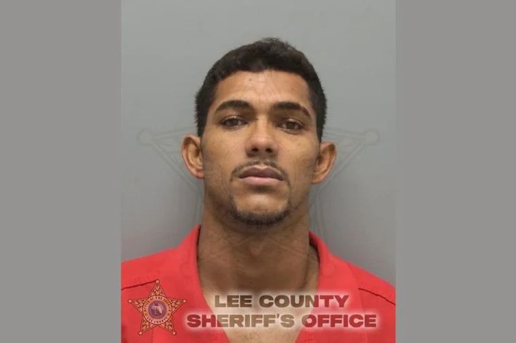 Antes de se entregar, Willian Rosa Do'Amaral gravou um vídeo informando que iria se apresentar à polícia. (Foto: Lee County Sheriff's Office)