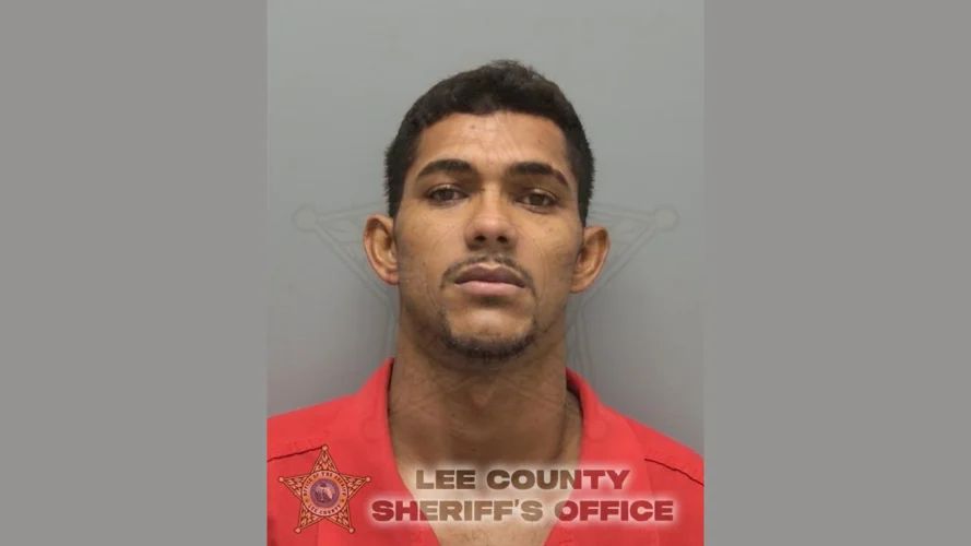 Antes de se entregar, Willian Rosa Do'Amaral gravou um vídeo informando que iria se apresentar à polícia. (Foto: Lee County Sheriff's Office)