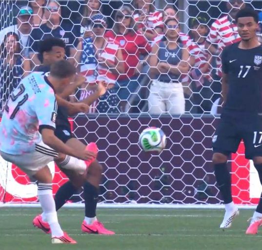 Assim como os Estados Unidos, os outros coanfitriões da Copa também estão eliminados da Copa (Foto: Reprodução TV)