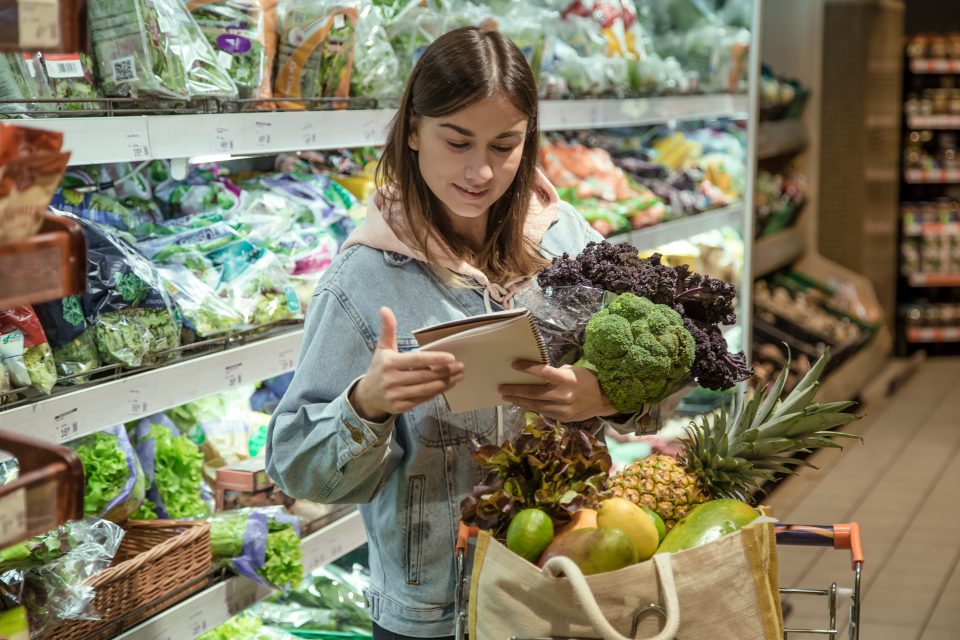 Frutas e hortaliças representam cerca de 50% dos casos de doenças transmitidas por alimentos devido ao consumo in natura (Foto: Freepik)