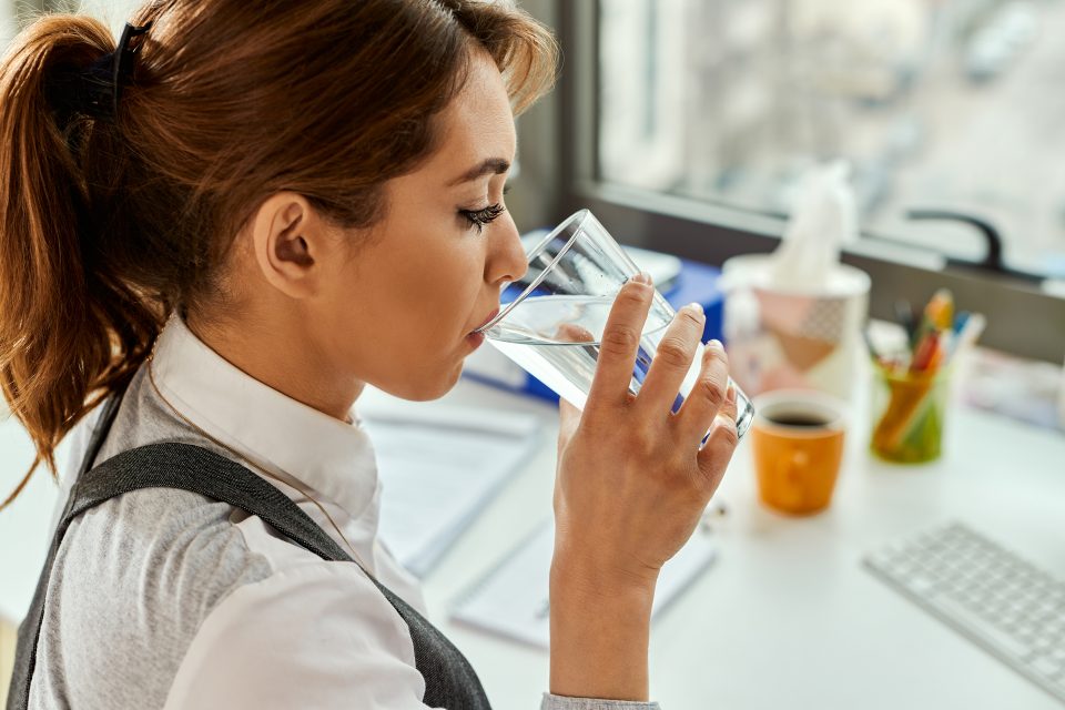 As violações eferem-se a sistemas públicos específicos de abastecimento e não significam que toda a água distribuída na Flórida ou nos demais estados do ranking esteja contaminada (Foto: Freepik)