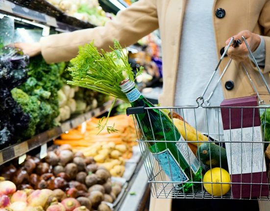 Os preços das mercadorias aumentaram 2,7% em julho deste ano em relação ao mesmo período do ano passado (Foto: Tara Clark/Unsplash)