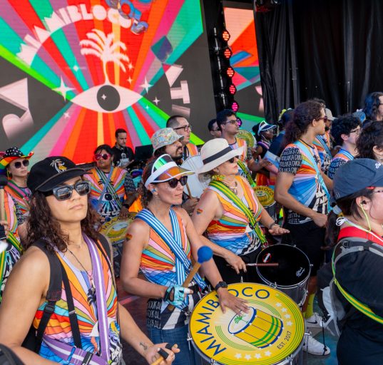 O grupo convida o público do Sul da Flórida a conhecer e vivenciar o samba de perto – não apenas como uma apresentação musical, mas como uma manifestação cultural (Foto: Divulgação)