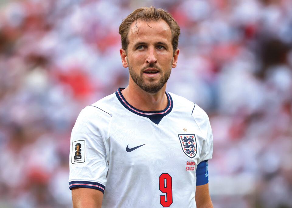 Harry Kane, da Seleção da Inglaterra e do Bayern de Munique, é um dos favoritos à Bola de Ouro (Foto: Bryan Berlin/Wikimedia )